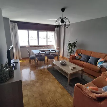 Daire Acogedor Piso En Primera Linea De Mar- 8 Huespedes *